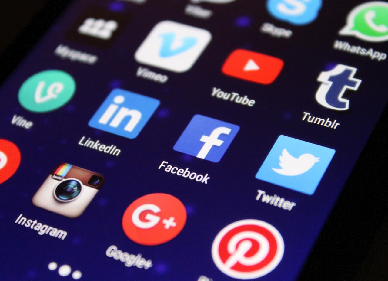 Australia Tightens Social Media Ban for Children Amid Enforcement Failures