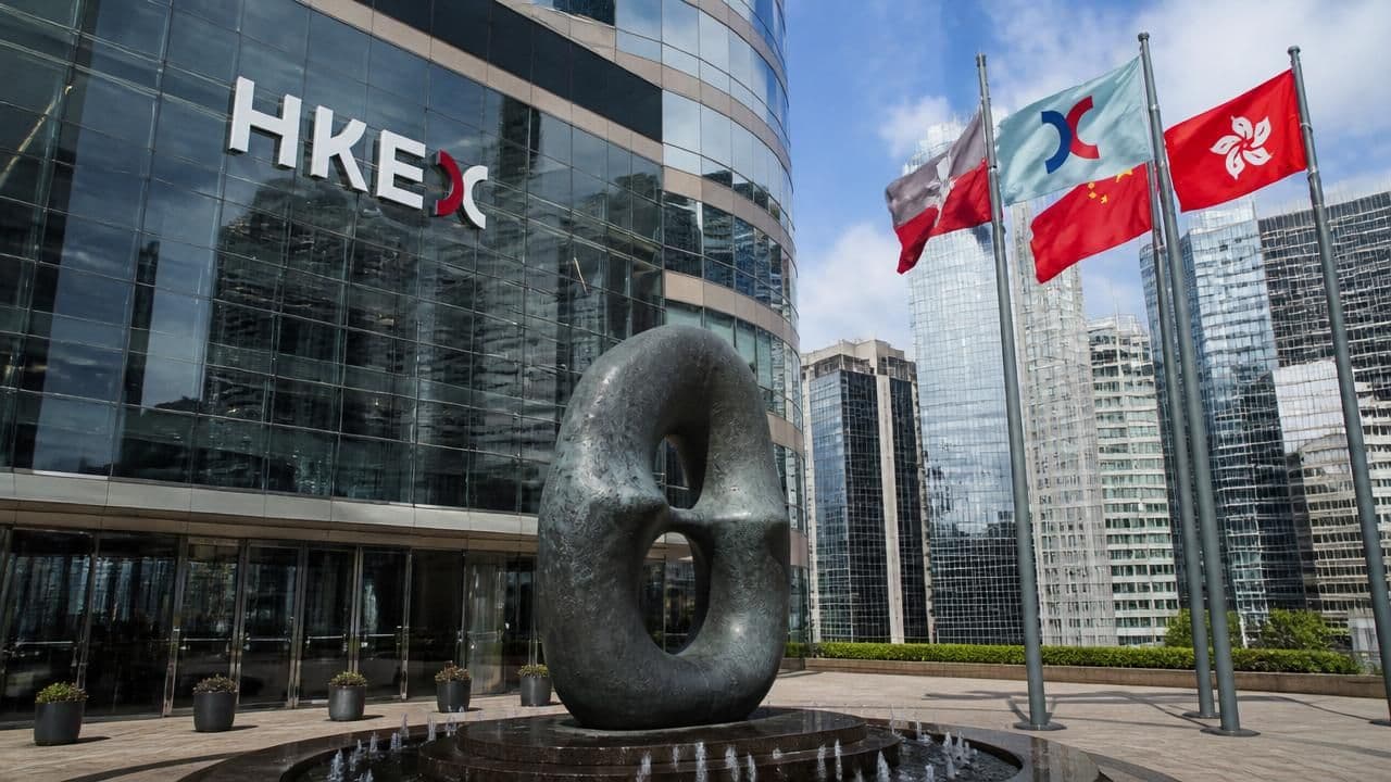 Zhongji Innolight Prices $6.8 Billion Hong Kong IPO, City's Biggest in Seven Years