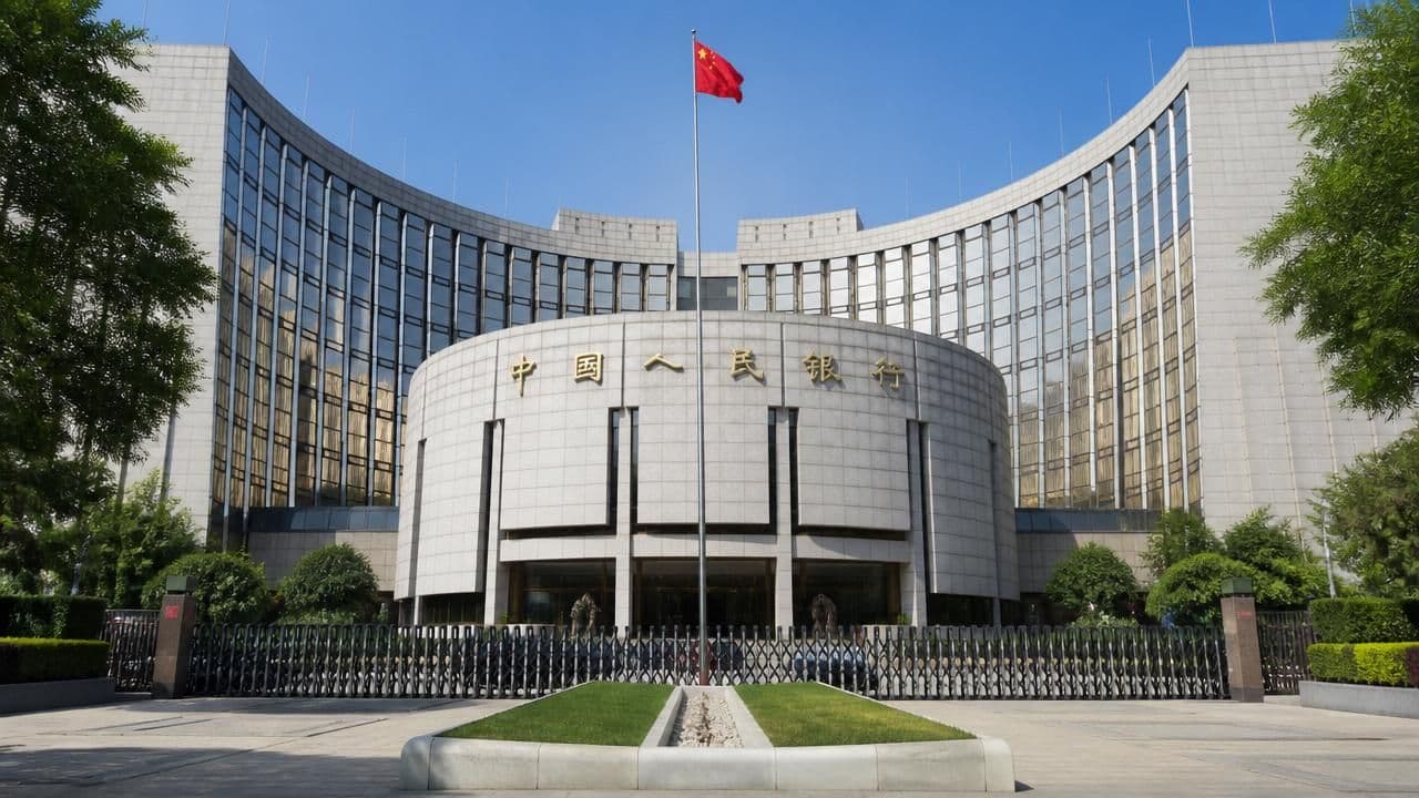 PBOC Injects Most Liquidity in Five Months, Holds Rates Steady Amid Economic Slowdown