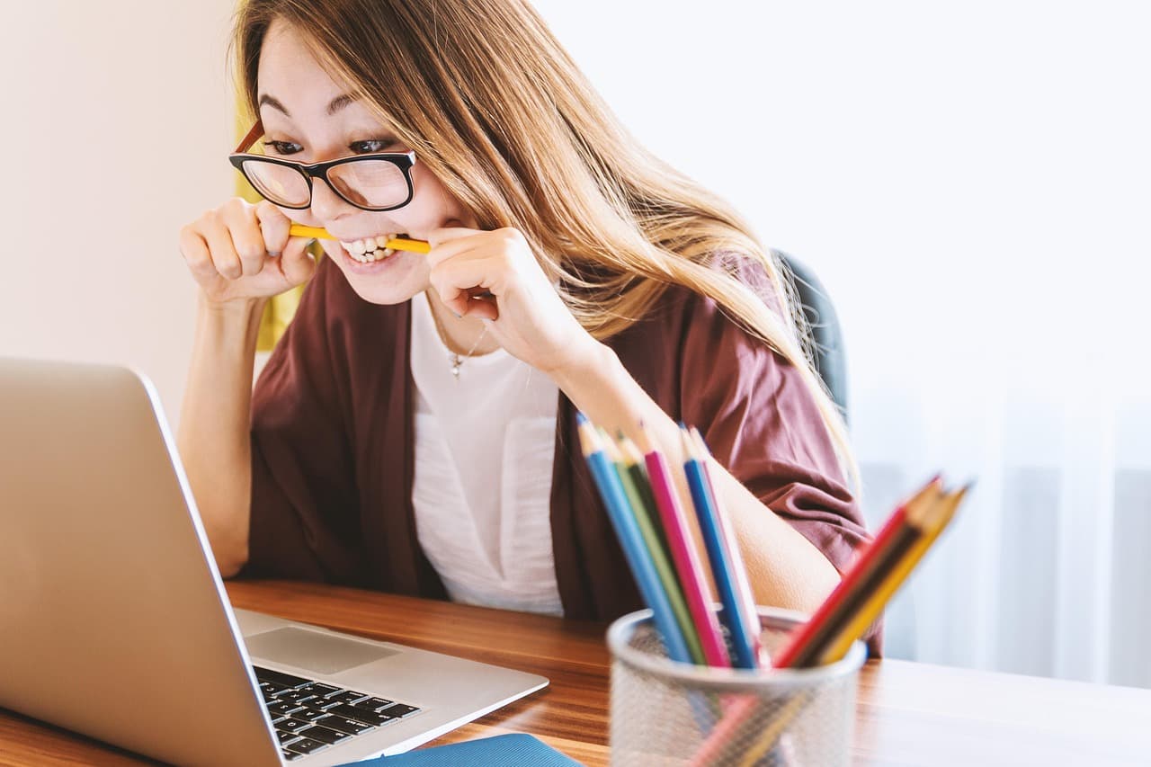 FCC Reviews $3B School Internet Subsidy Program Amid Screen Time Concerns