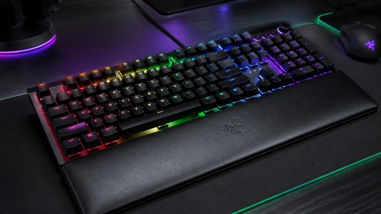 Razer Huntsman V3 Pro Series: Analog Speed Meets Competitive Gaming Controversy