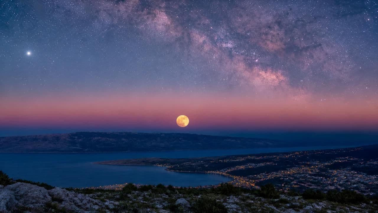 Buck Moon 2026: A Celestial Showcase of Full Moon, Venus, and the Milky Way