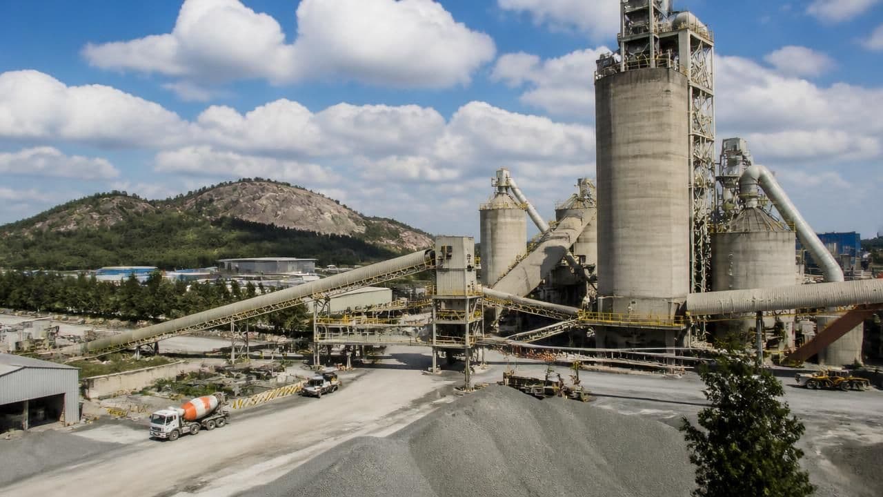 Brazil's CSN Seeks $2.9 Billion in Cement Unit Sale to Accelerate Deleveraging