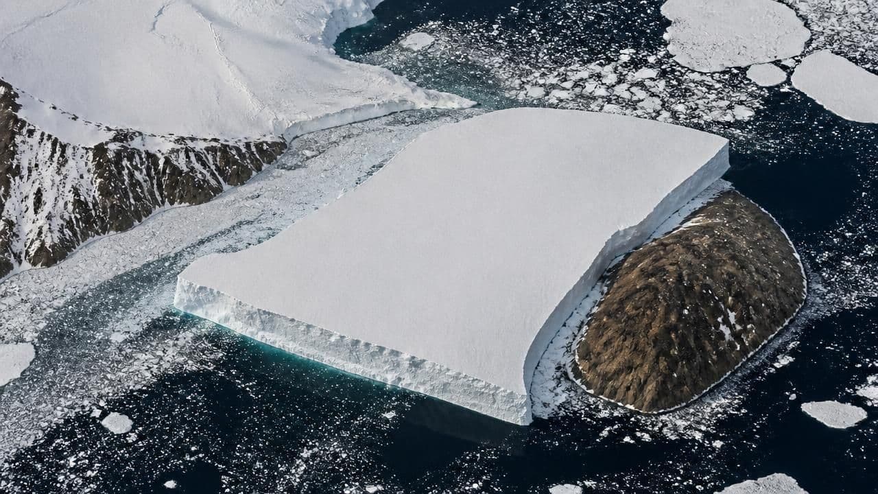 Ice Island Survives Run-In With Joe Island in Nares Strait