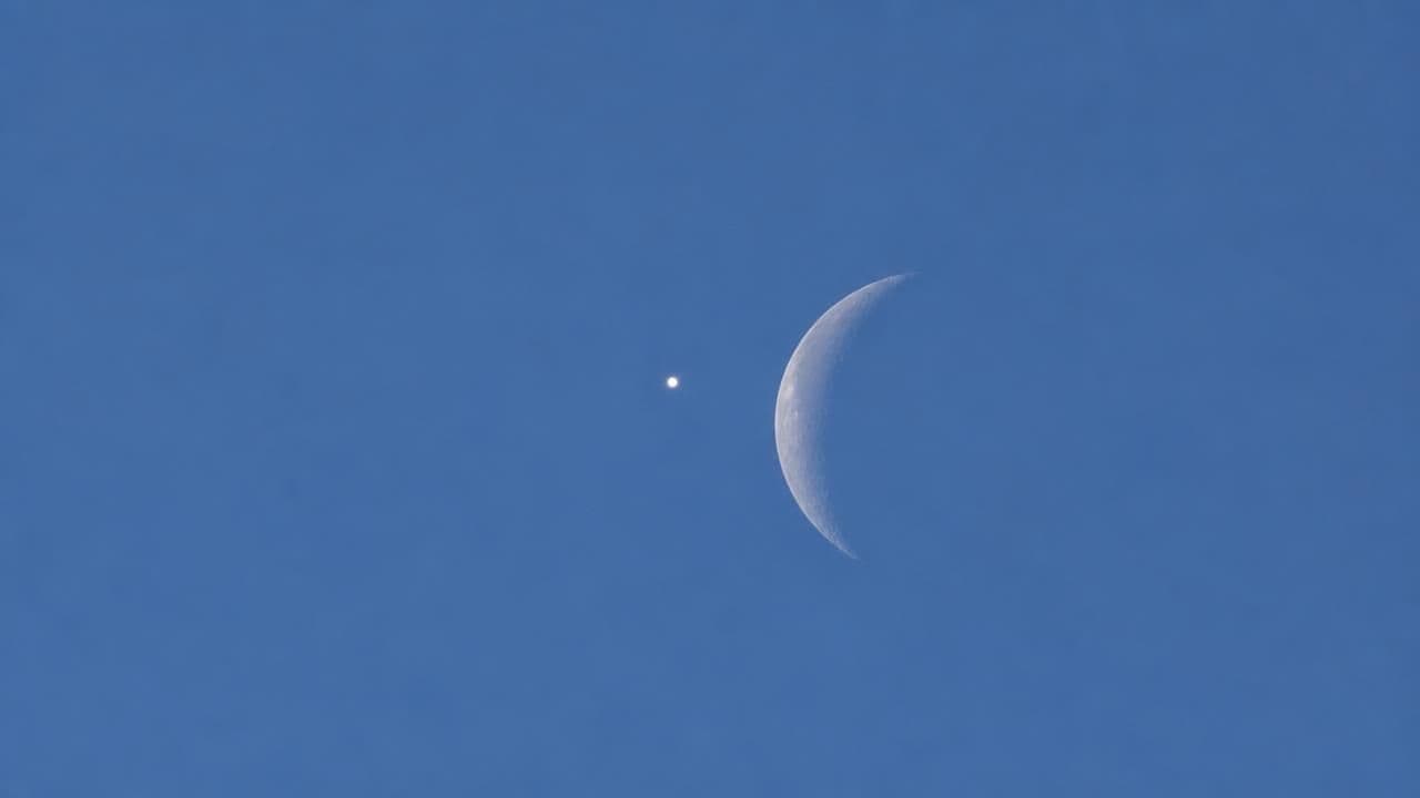 Daytime Lunar Occultation of Venus Dazzles Skywatchers Across U.S. and Canada