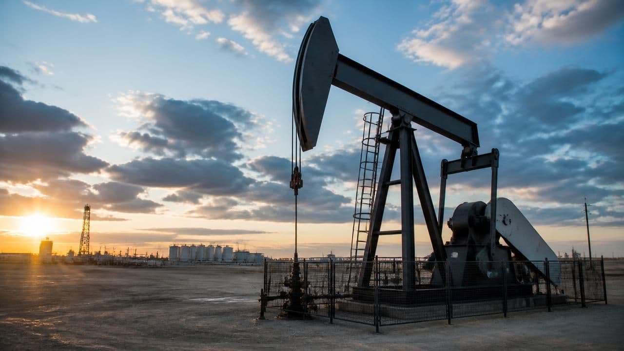 Kalshi's Perpetual Oil Futures Bid Sparks Fight as Exchanges Urge CFTC to Block Plan