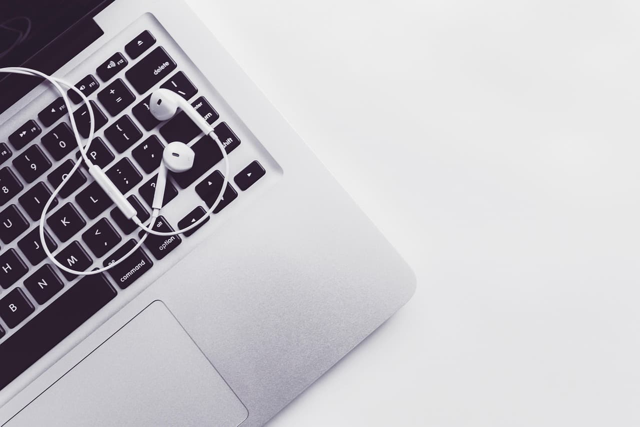 Apple Refreshes 14-Inch MacBook Pro With M6 Chip, Pitching Faster On-Device AI