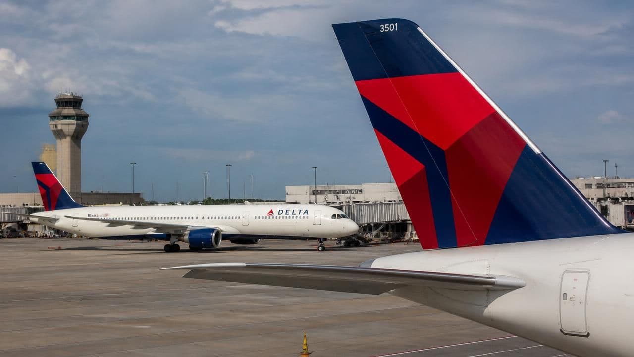 Delta Cuts 2026 Profit Outlook as $6 Billion Fuel-Cost Surge Outpaces Fare Gains