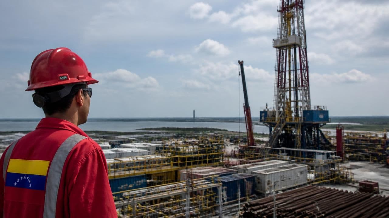 Venezuela Bets on $76 Billion Oil Revival, but Analysts See a $100 Billion Bill
