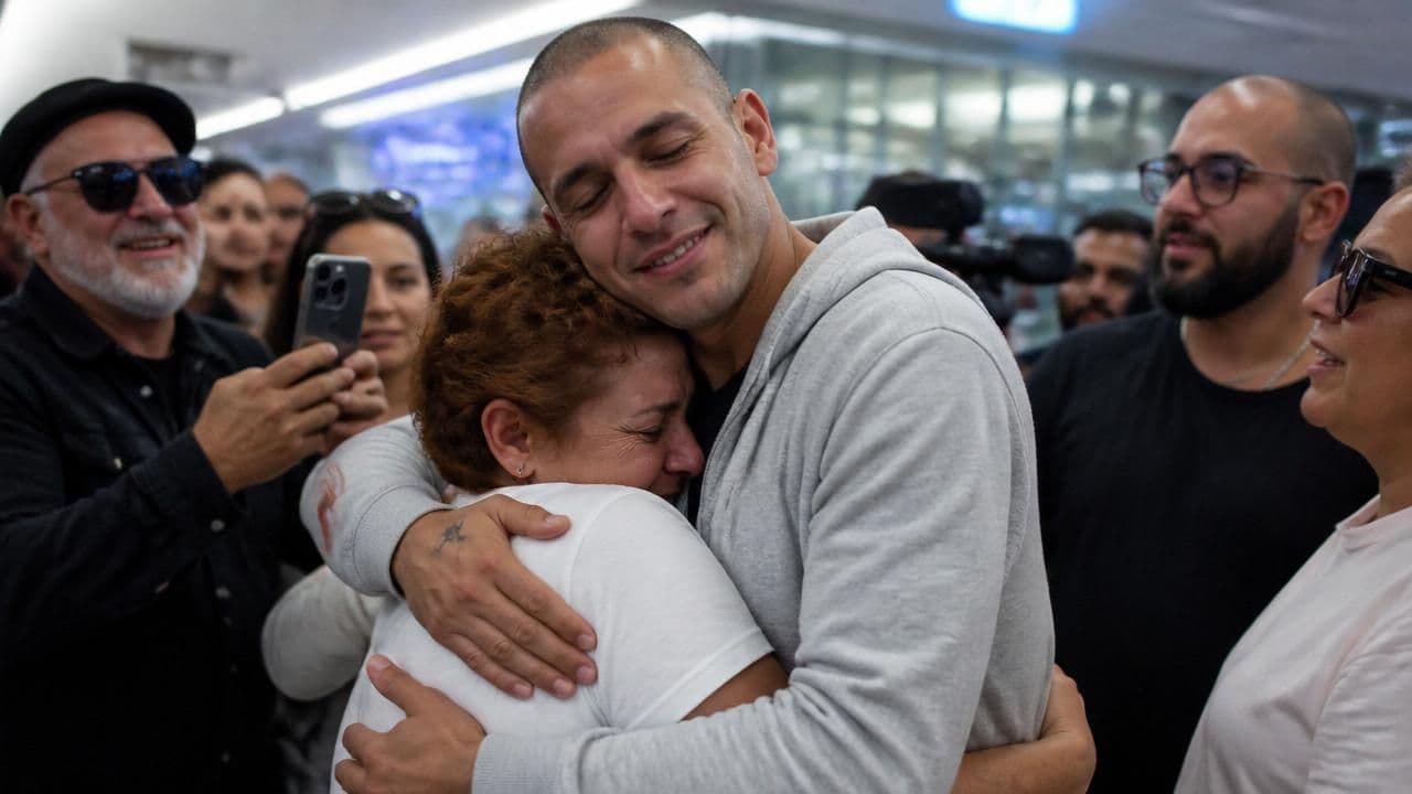 Cuban Dissident Artist Luis Manuel Otero Alcántara Arrives in US After Five-Year Prison Term