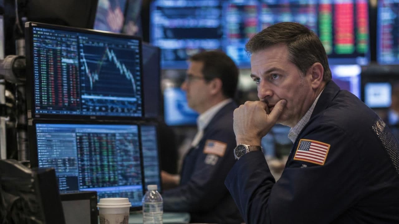 Bond Markets in Flux: Traders Ditch Fed Hike Bets as Inflation Cools
