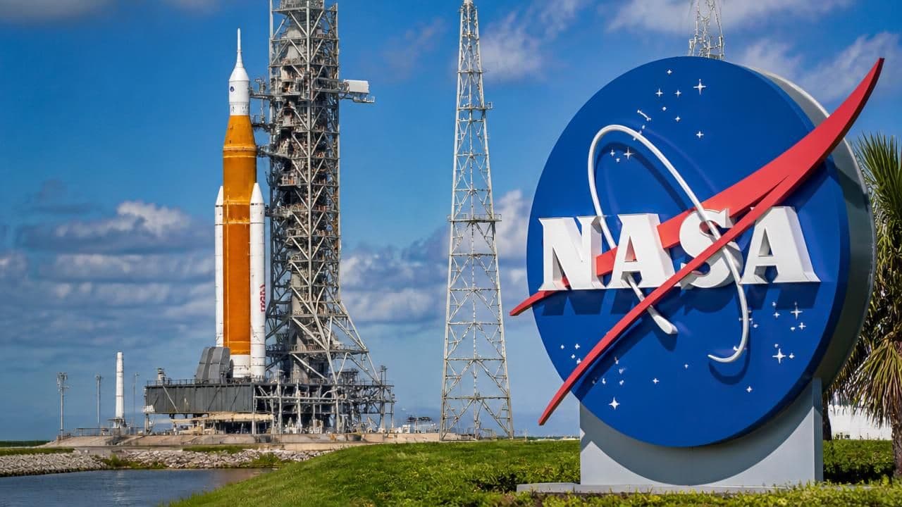 NASA Expands Commercial Space Partnerships Across Launch, Lunar, and Mars Programs