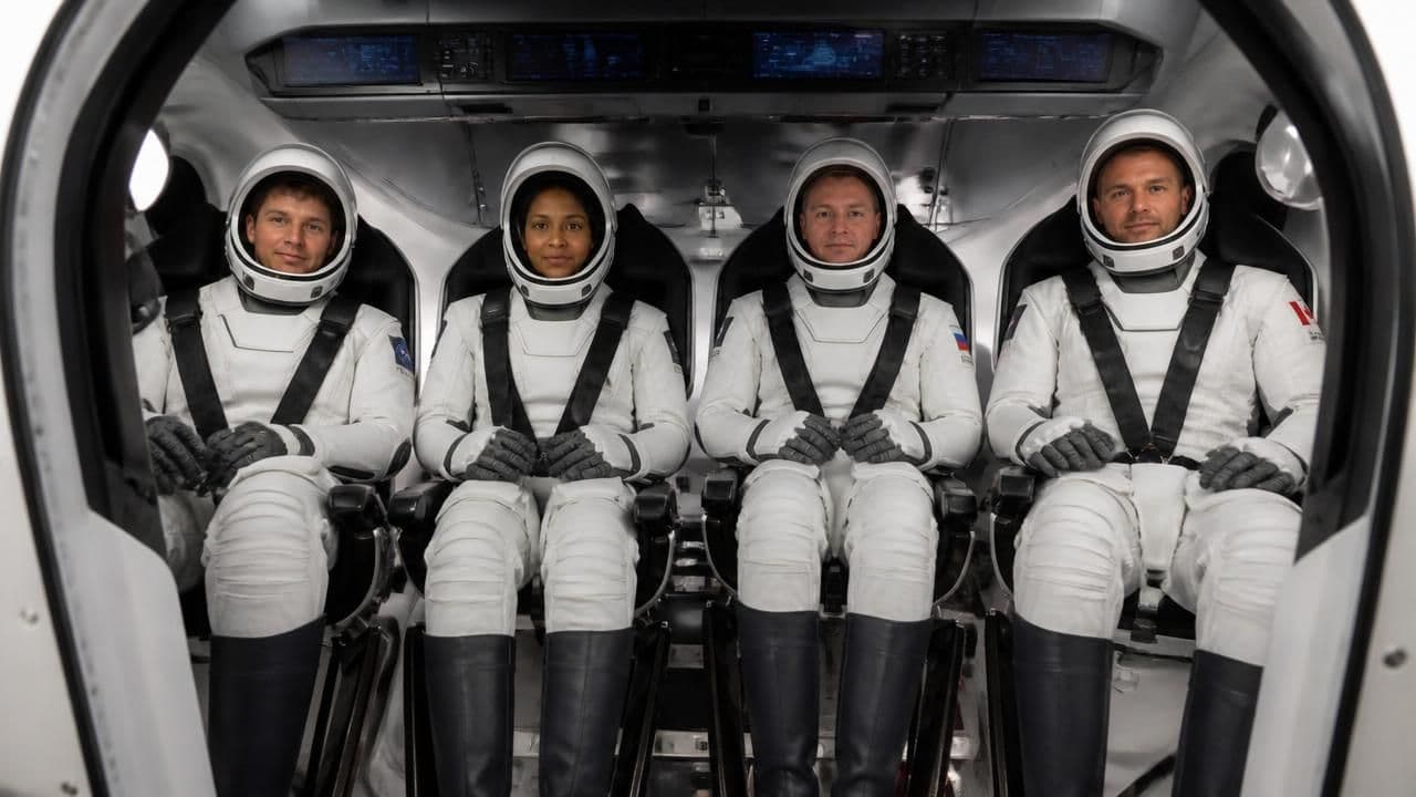 NASA’s Crew-13 to Probe How Spaceflight Reshapes Blood Flow, Vision and Piloting