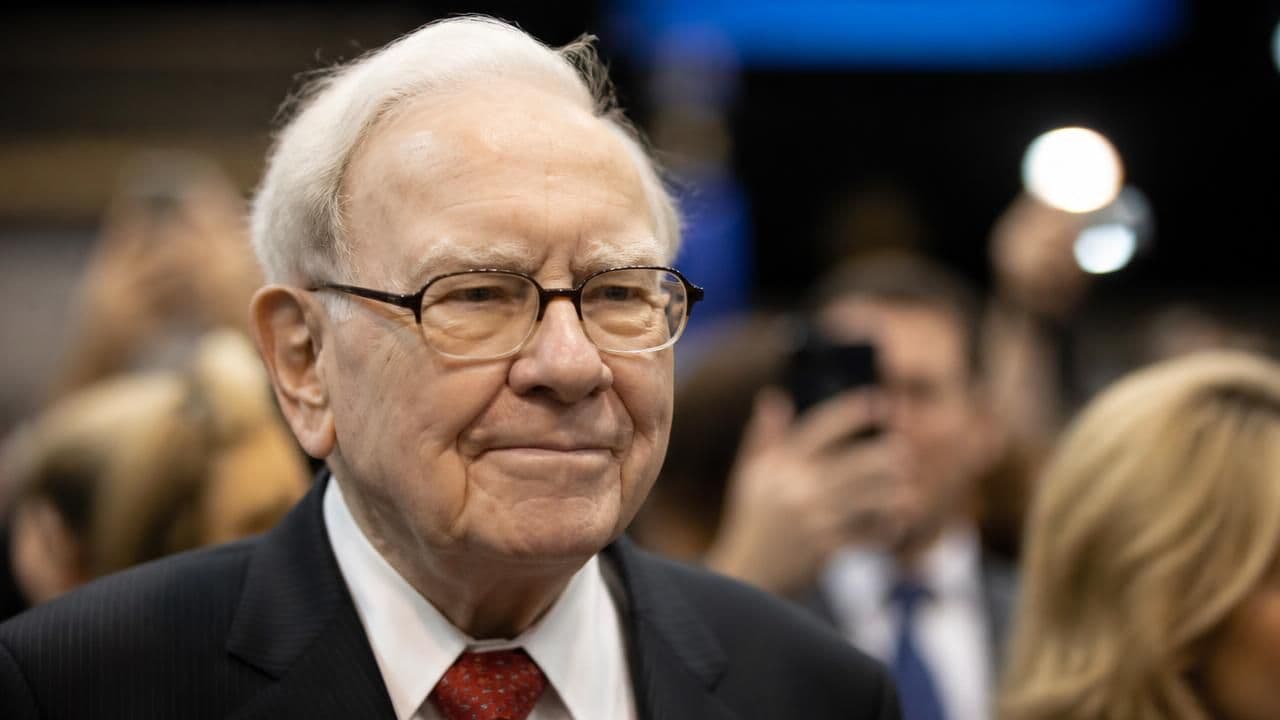 Warren Buffett Steps Down as Berkshire Hathaway Chairman After Six Decades