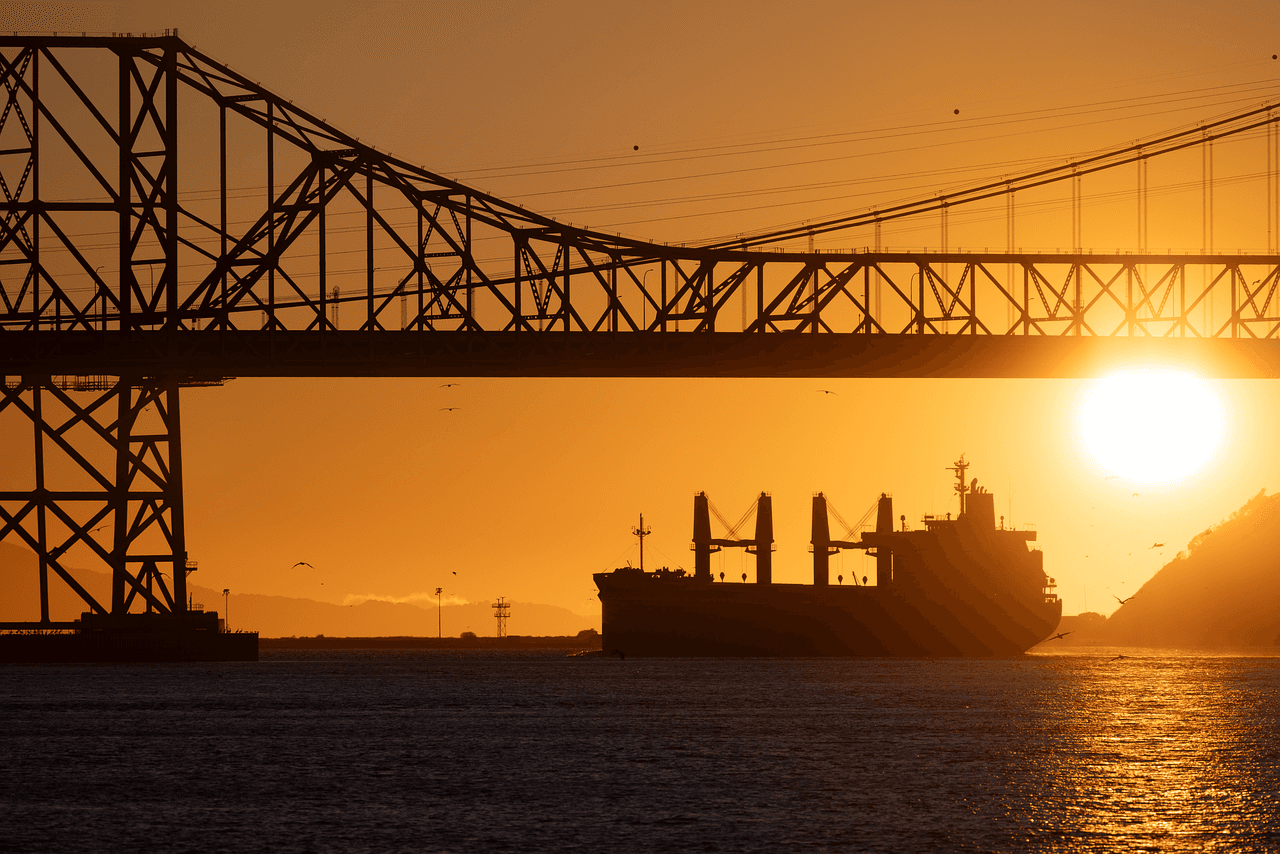 Oil Tops $100 as US-Iran Tanker War Escalates, Threatening Global Supply