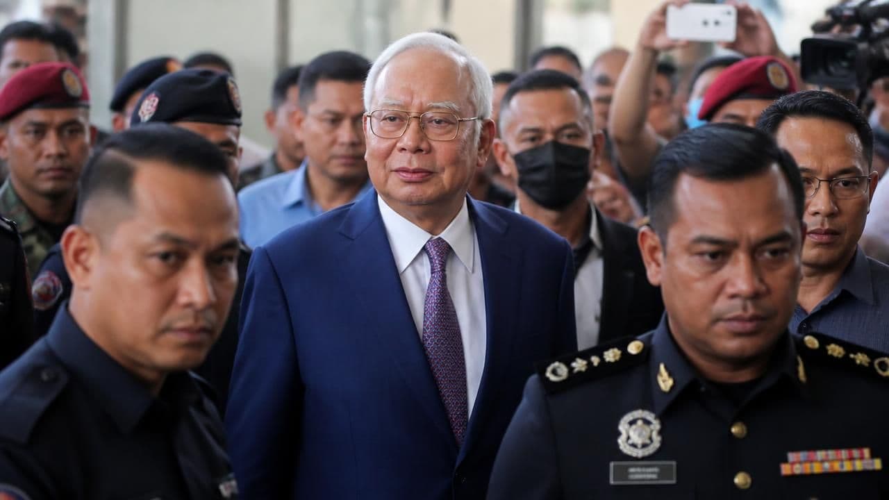 Malaysia's Najib Seeks to Halt 15-Year 1MDB Jail Term, Paving Way for House Arrest