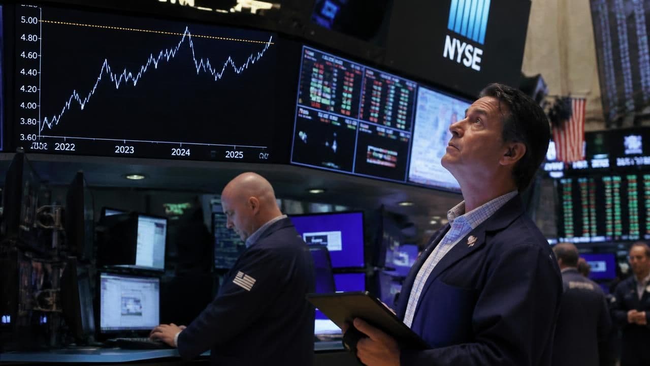 Wall Street Shrugs Off 5% Treasury Yields as Stocks Defy Bond-Market Gravity