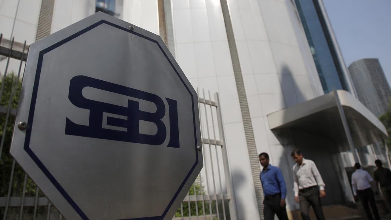 SEBI Orders Options Trainer Avadhut Sathe to Refund ₹546 Crore, Bars Him From Markets