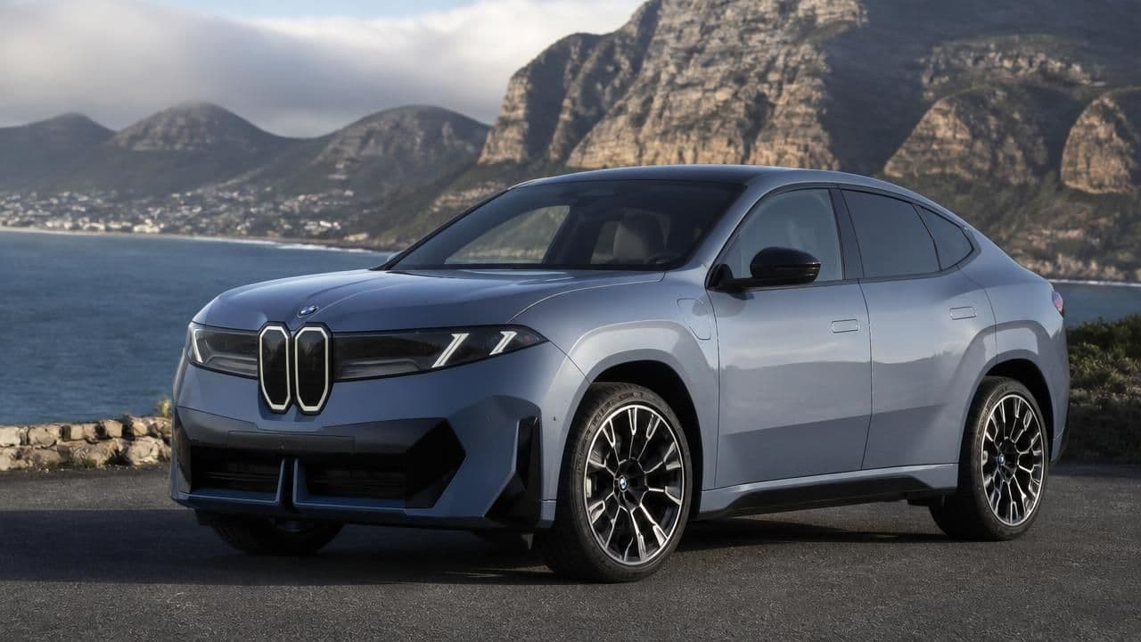 BMW's 2027 iX4 debuts with 428-mile range, 400-kW charging in Neue Klasse push